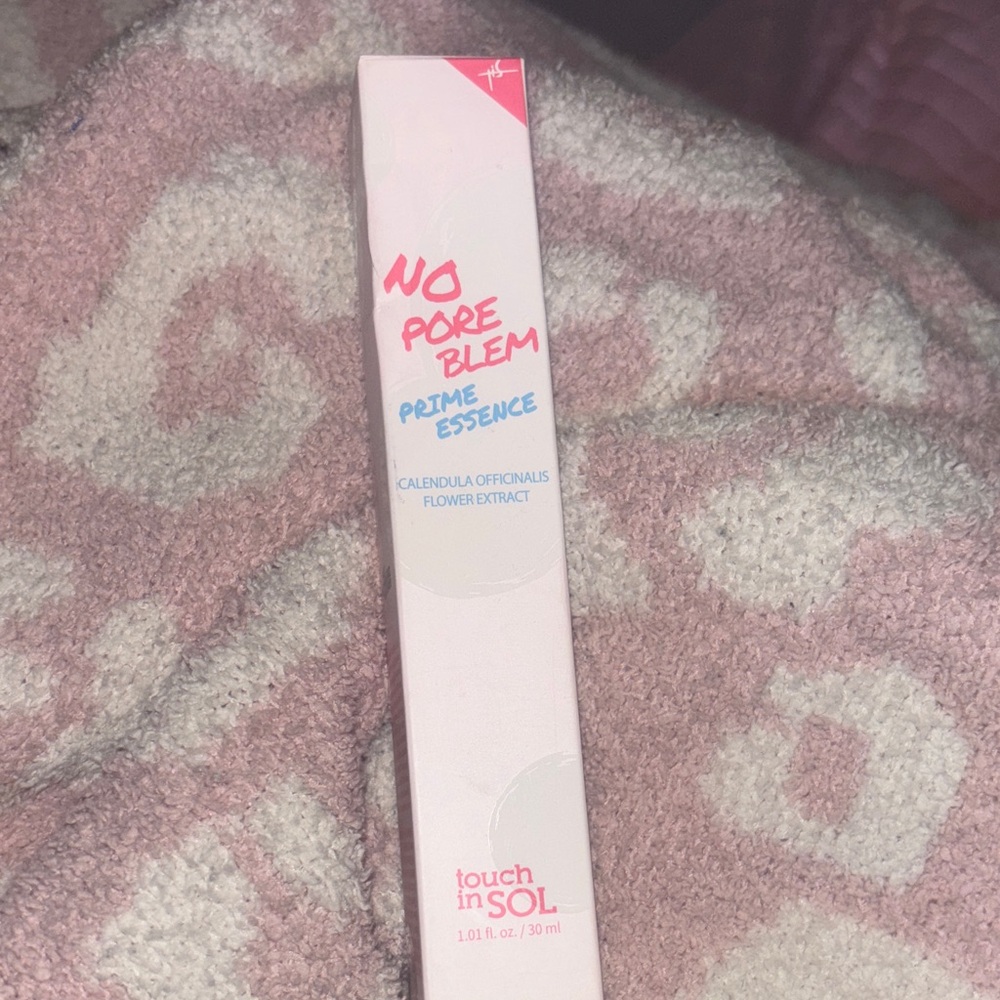 Touch in SOL No Pore Blem Prime Essence - Pink and Blue